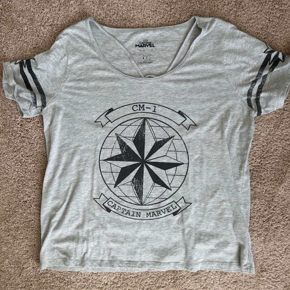 Her Universe Captain Marvel Tee Size 0 (XL)